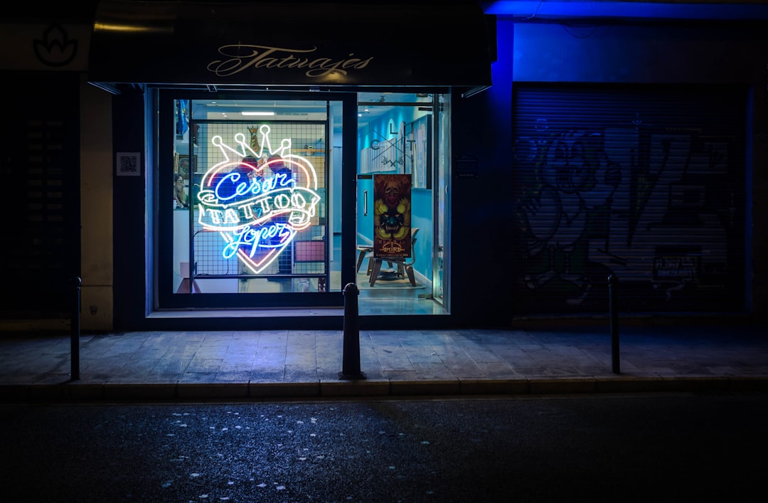 Photo Tattoo parlor
